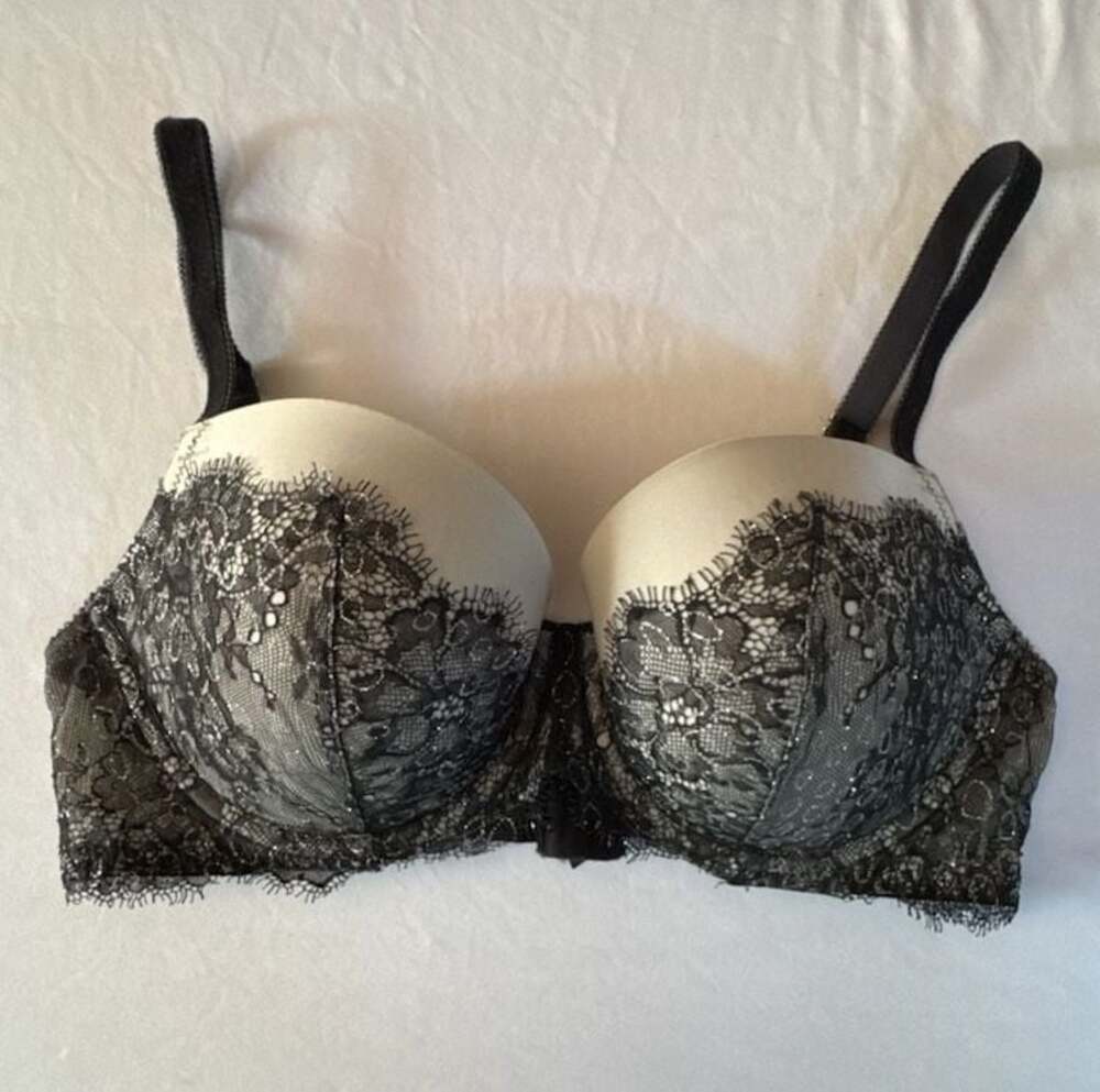 Z630 Victoria's Secret Dream Angels Lined Demi Bra in Cream  Black Lace  34D